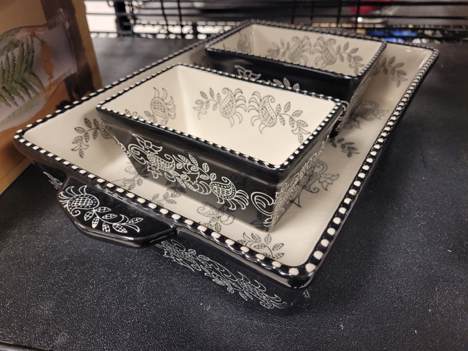 Decorative dishes from Goodwill