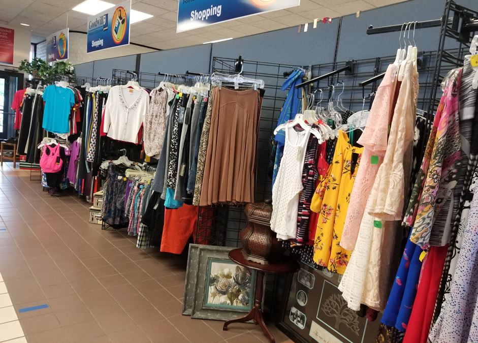 Goodwill's Mason Boutique ReOpens with Lots of Exciting Fashion Selections! Goodwill Cincinnati